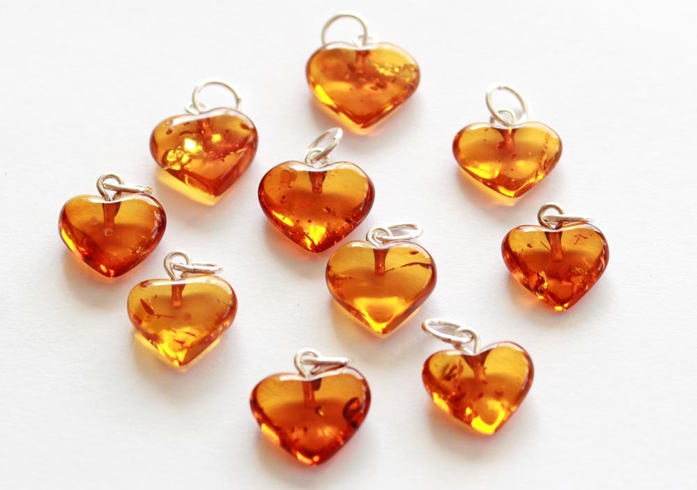 amber-pendants-10-items.jpg